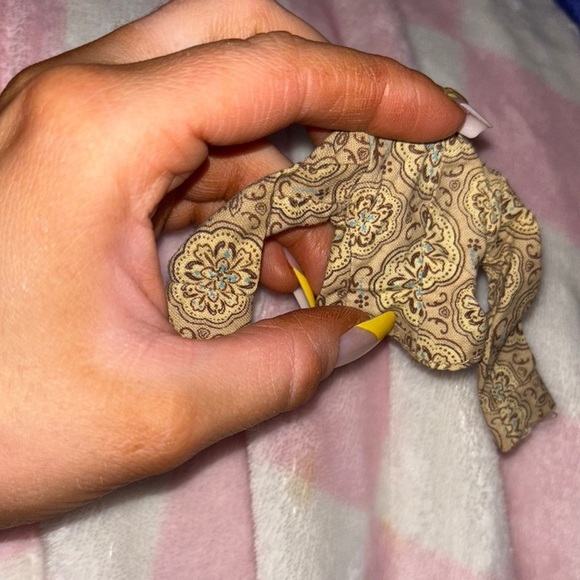 Bratz Style It! Yasmin Doll With shirt - Picture 3 of 5